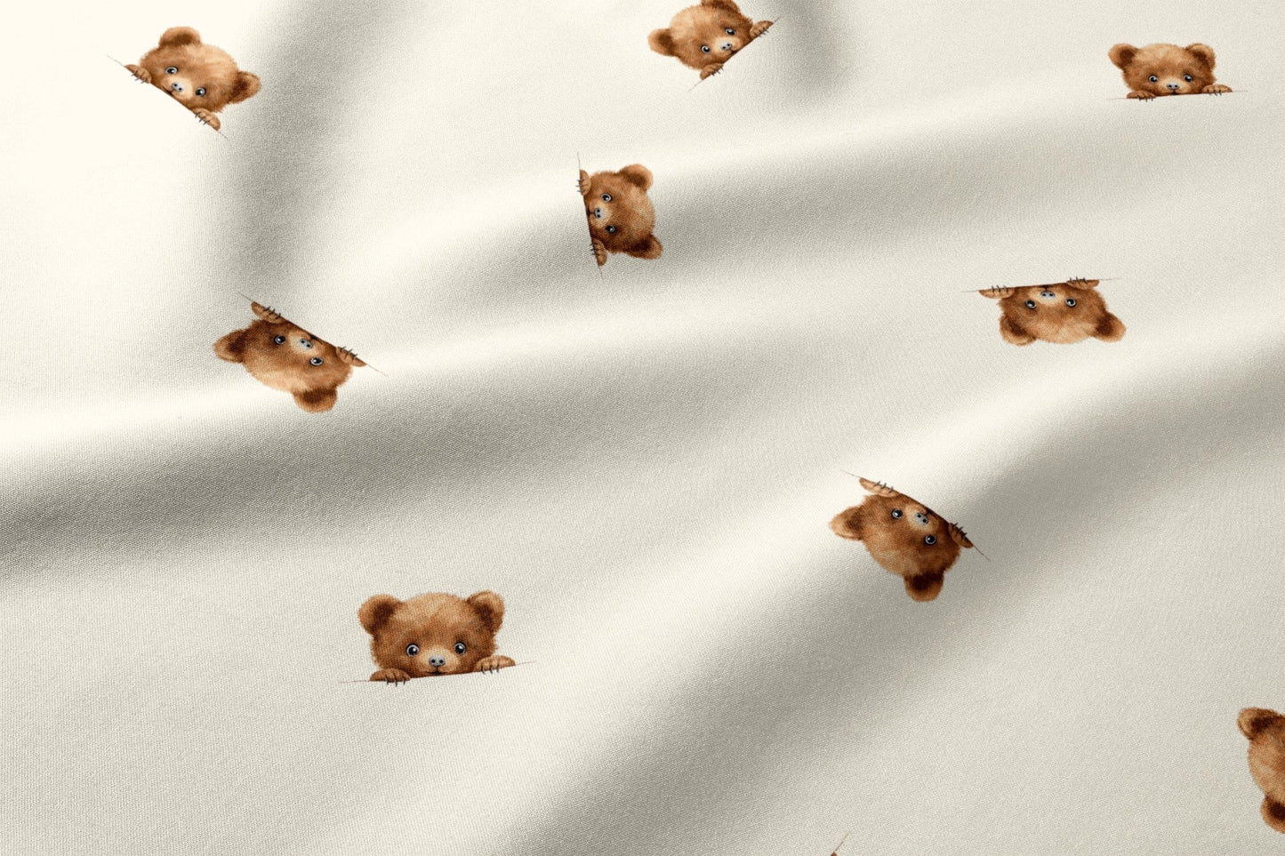 Image d'un tissu 100 % coton - ourson sur fond beige 125 g/m – disponible chez Šarlotes audumi