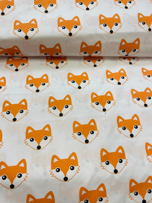 Attēls ar 100% Kokvilnas audums - lapsas 125 g/m² – pieejams Šarlotes audumi