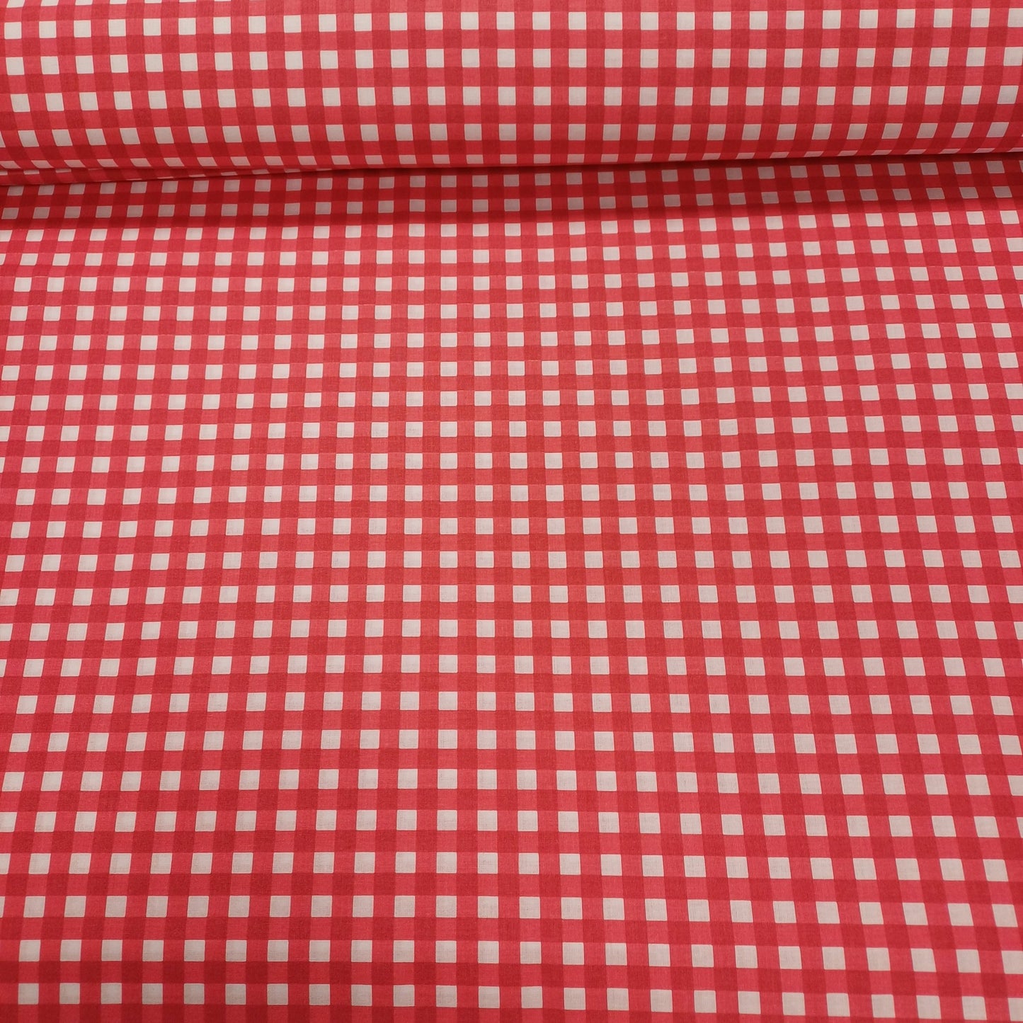 100% Cotton fabric - red checkered 130 g/m²