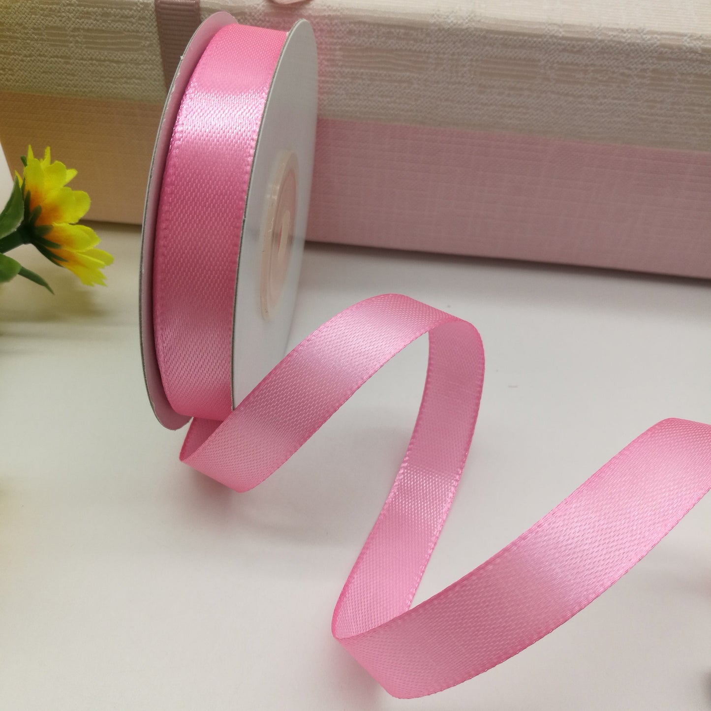 alt
Ruban satiné rose - 25 mm (lot de 25 m)