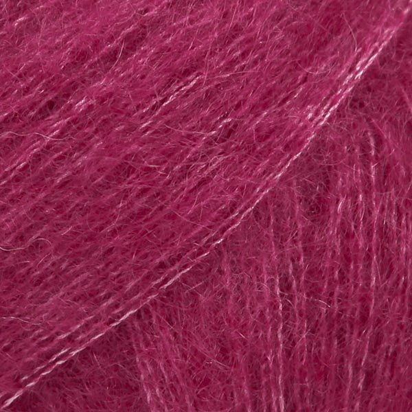 Image de la laine DROPS Kid-Silk - 25 g / 210 m – disponible chez Šarlotes audumi