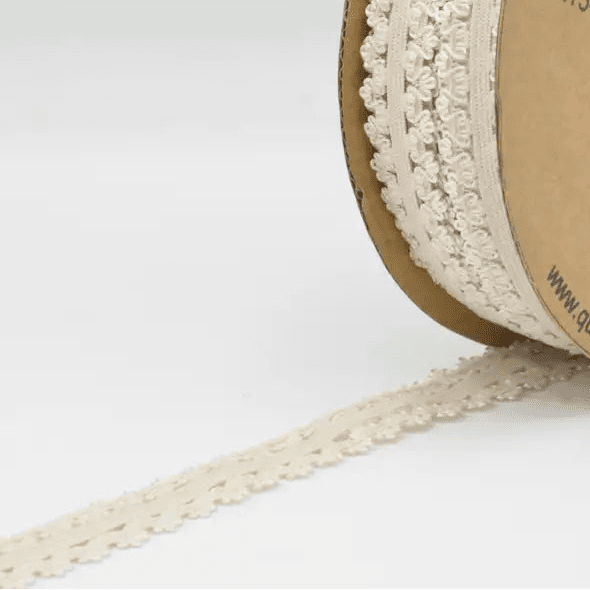 Image of elastic lace trim, 2.1 cm - vanilla – available at Šarlotes audumi