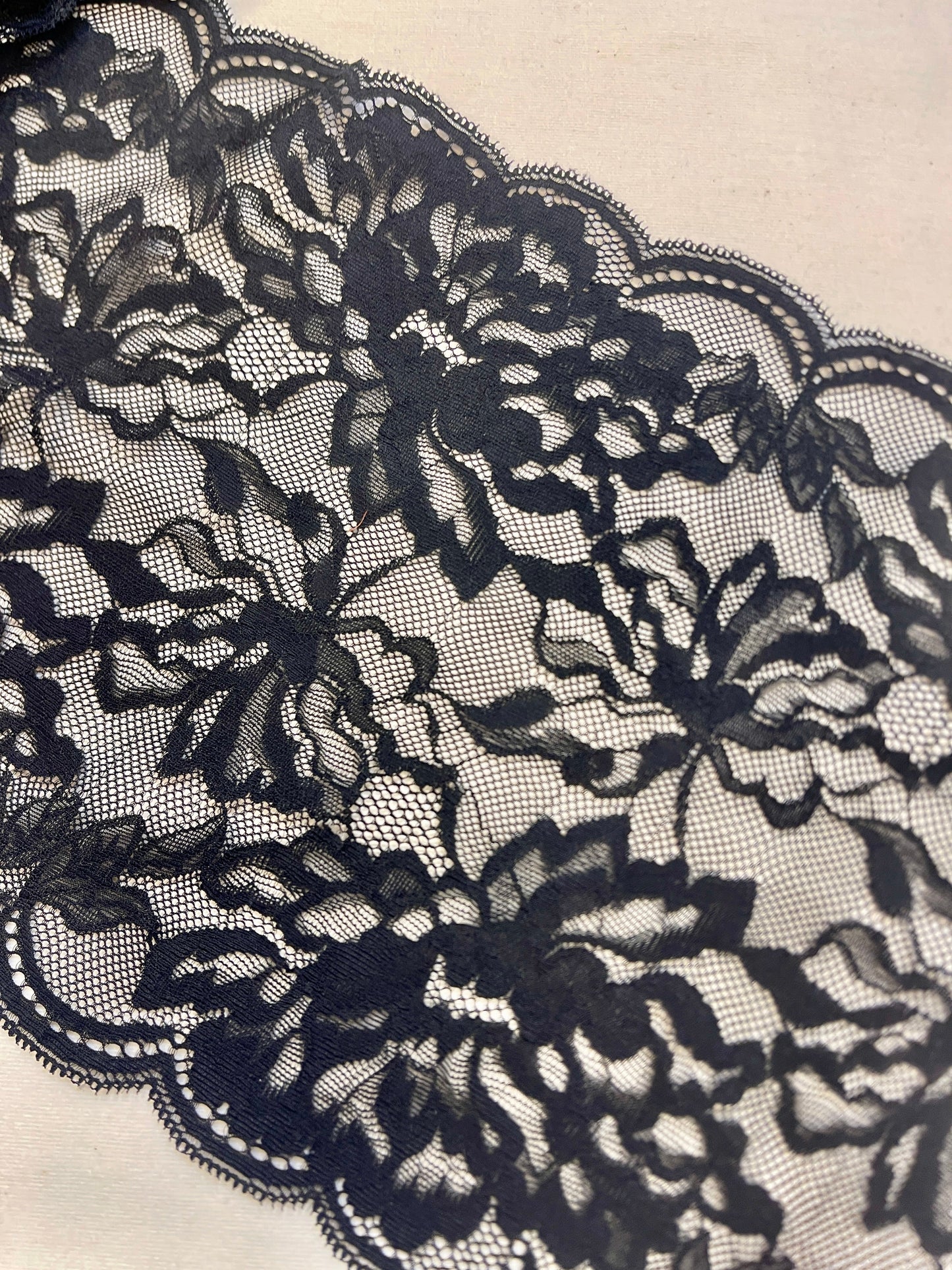 Image with Elastic lace 20 cm - black – available at Šarlotes audumi