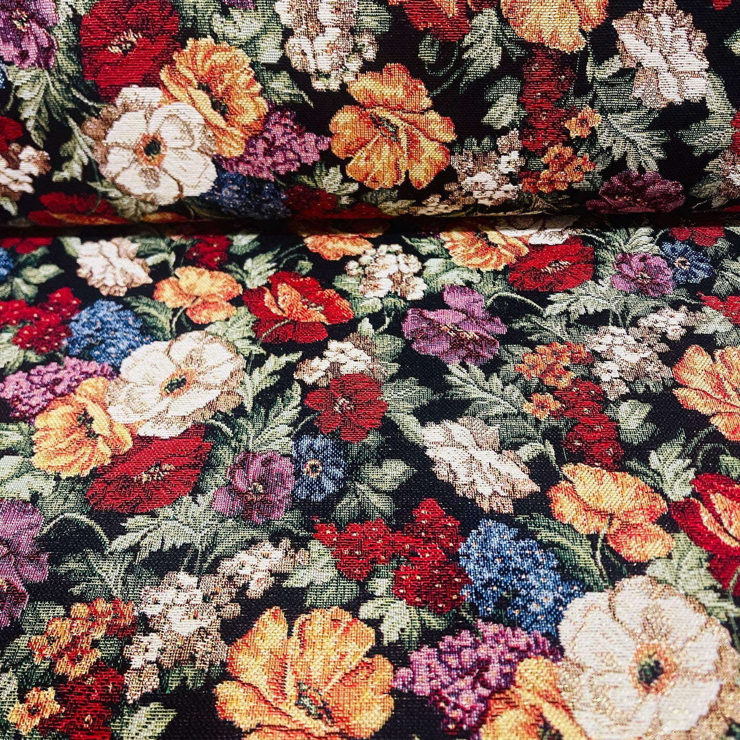 Image of tapestry - floral motif with gold accents 350 g/m² – available at Šarlotes Audumi