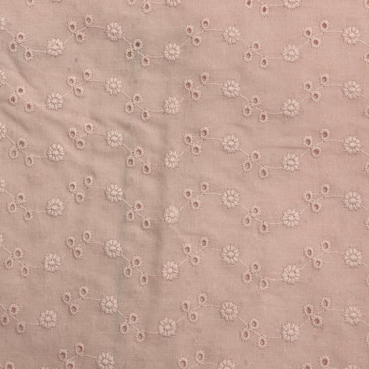 Embroidered cotton fabric - powder pink floral motif 110 g/m²