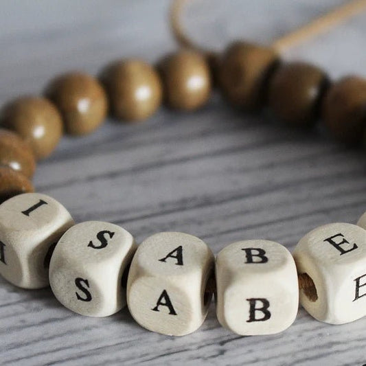 Perles en bois avec lettres, 10×10 mm|80 pièces