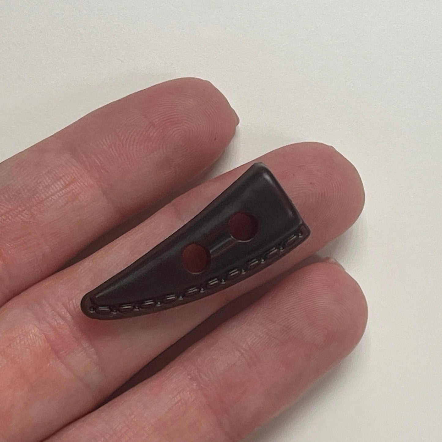 Boutons en plastique 30 mm - marron