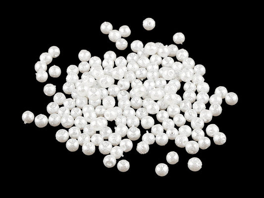 Image de perles de cire en verre à l’éclat nacré Ø4 mm 20 g – disponible en ligne chez Šarlotes audumi
