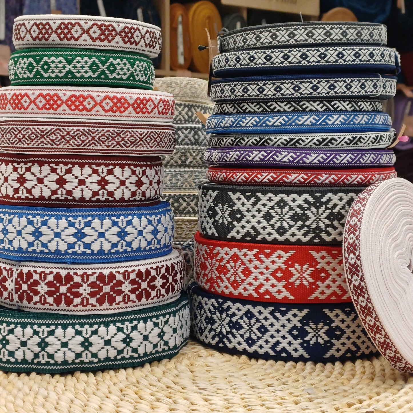 Tautiskā lente, josta 40mm - grafīta pelēka - LV