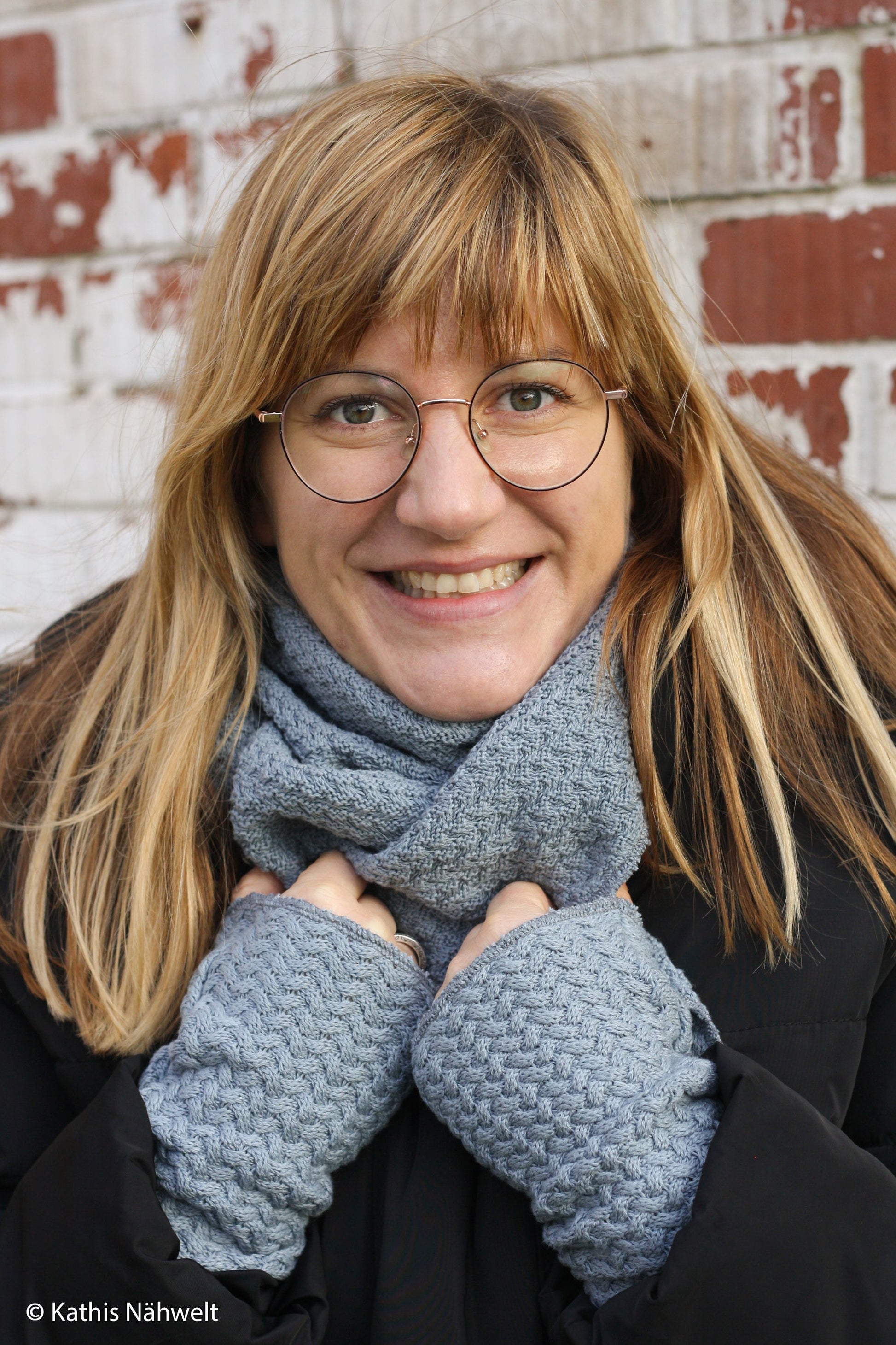Image d’un tricot 100 % coton, bleu-gris, 525 g/m² – disponible chez Šarlotes audumi