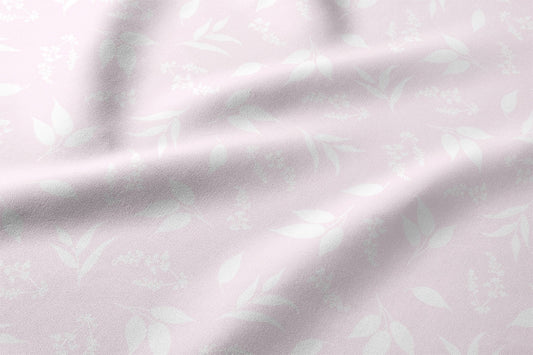 Attēls ar 100% Kokvilnas audums - baltas lapiņas uz rozā fona 125 g/m² – pieejams Šarlotes audumi