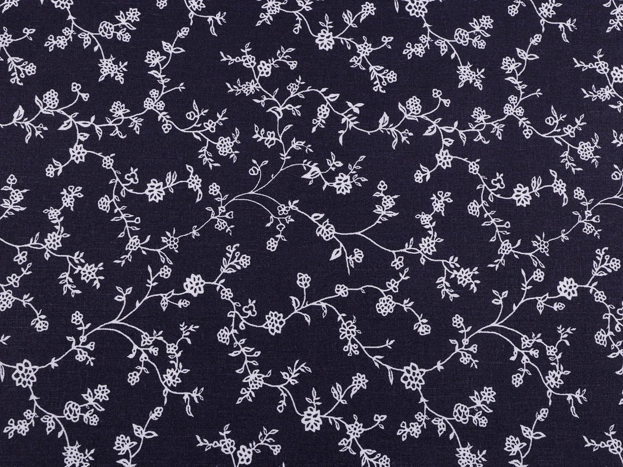 alt
Image of 100% cotton fabric - white blooming vines on dark blue 125 g/m² – available at Šarlotes audumi