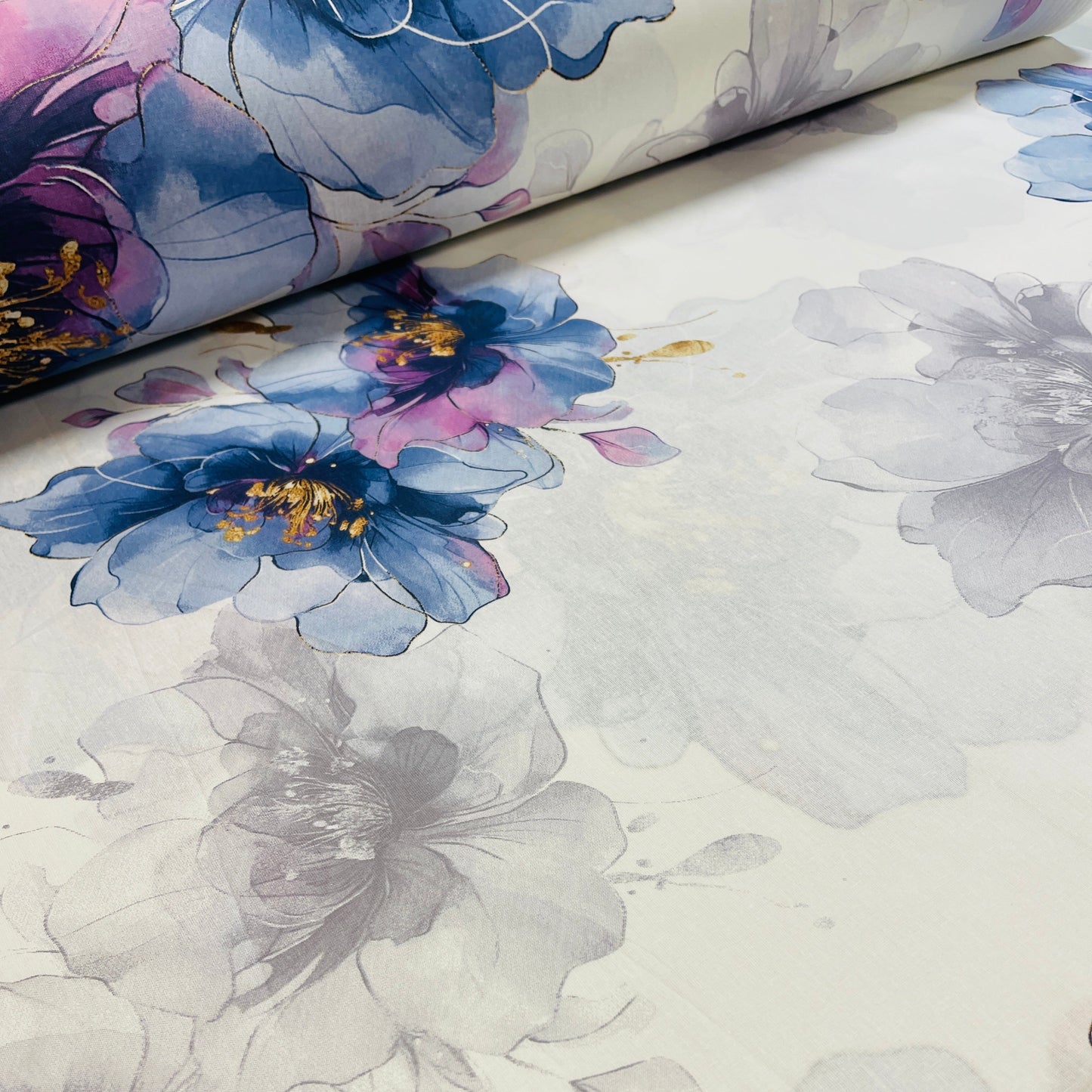alt
Image of 100% cotton fabric - indigo flowers 220cm 146 g/m² – available at Šarlotes audumi