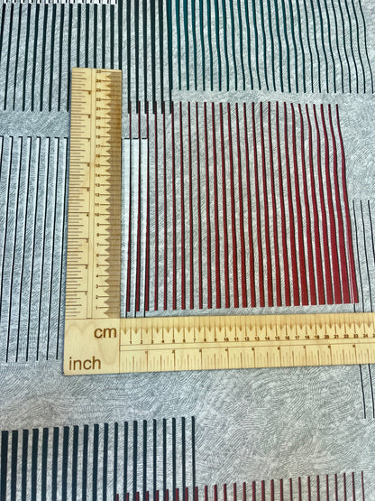 Image of 100% cotton fabric with a checkered line pattern, 220 cm – available online at Charlotte Fabrics