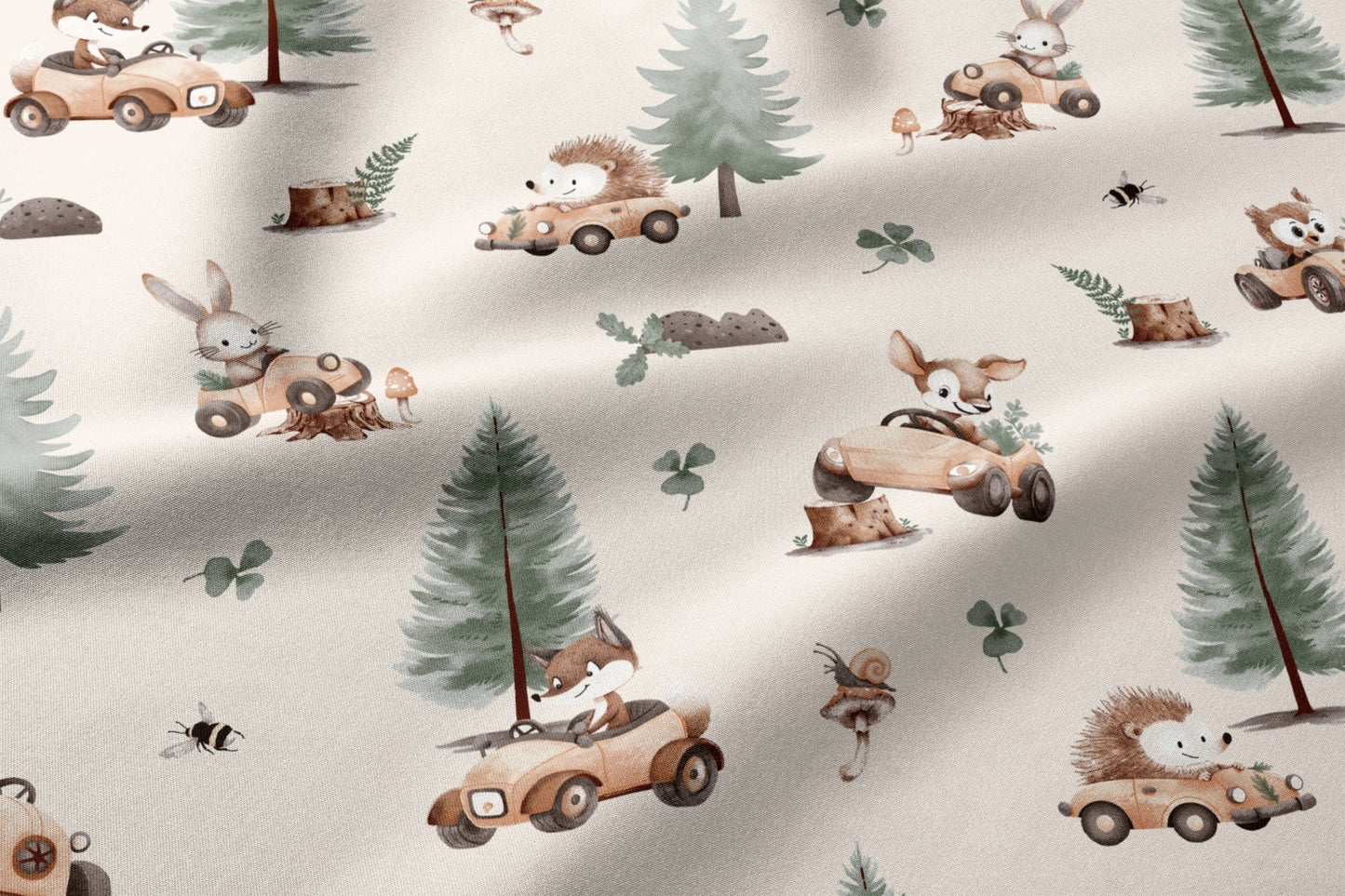 Image du tissu en coton 100 % à motifs d’animaux de la forêt pour auto 125 g/m² – disponible chez Šarlotes audumi