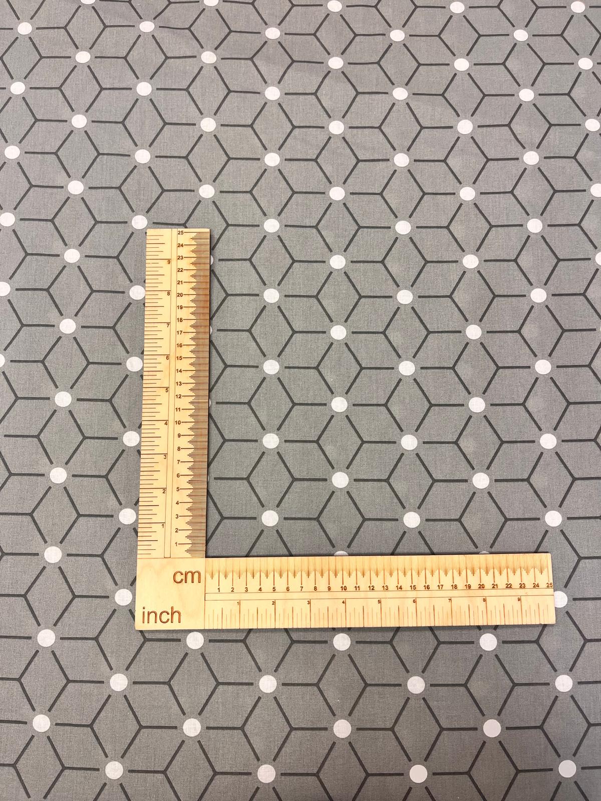 Attēls ar 100% Kokvilnas audums - pelēks ģeometrisks raksts 125 g/m² – pieejams Šarlotes audumi