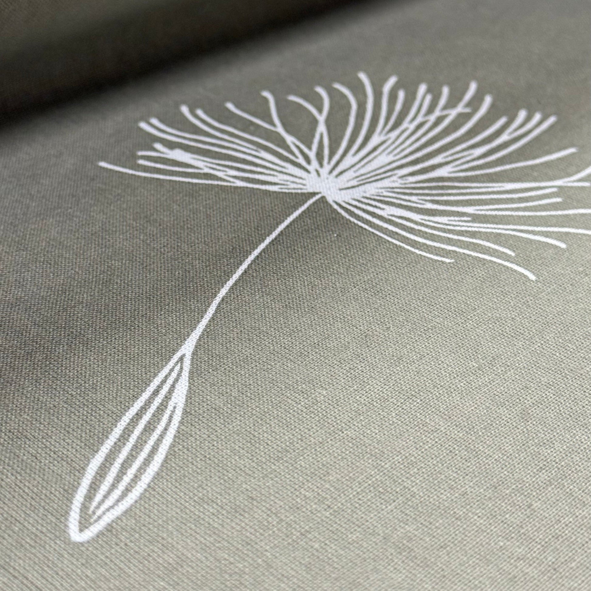 Tissu 100 % coton - duvet de pissenlit 220 cm 146 g/m² – disponible chez Šarlotes audumi