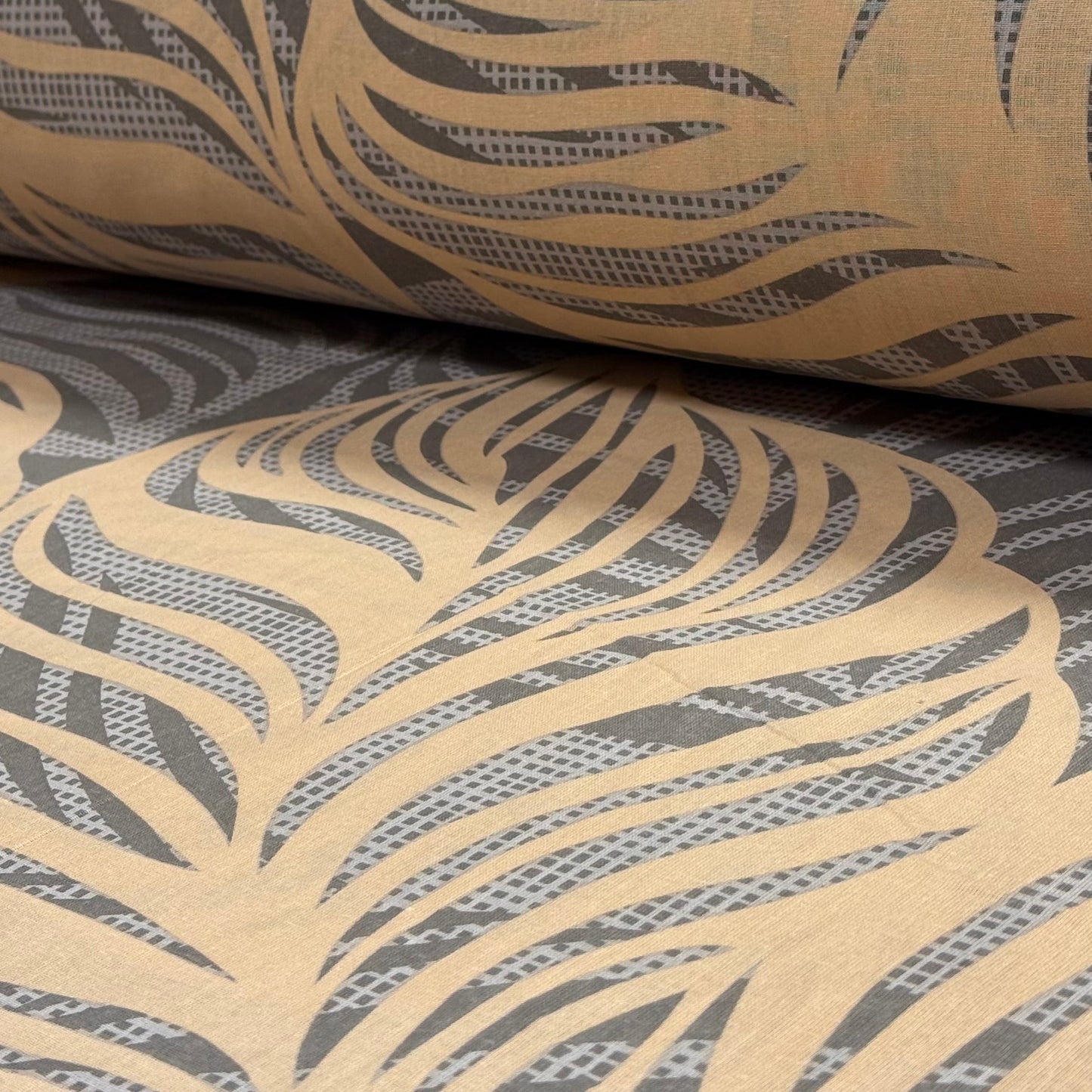 alt
Image with 100% cotton fabric - sandy palm morning 220cm 146 g/m² – available at Šarlote's fabrics