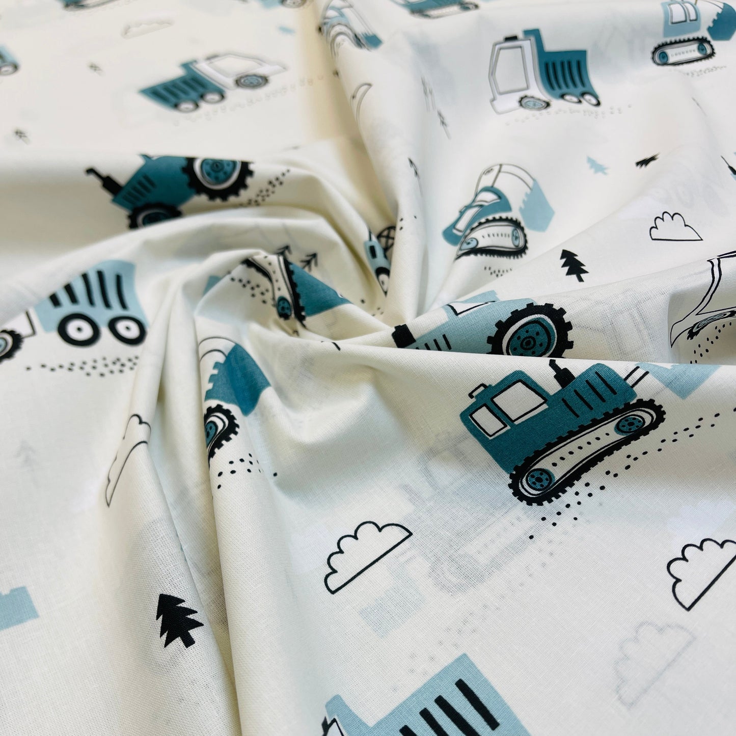 Image with 100% cotton fabric - tractors 125 g/m – available at Šarlotes audumi