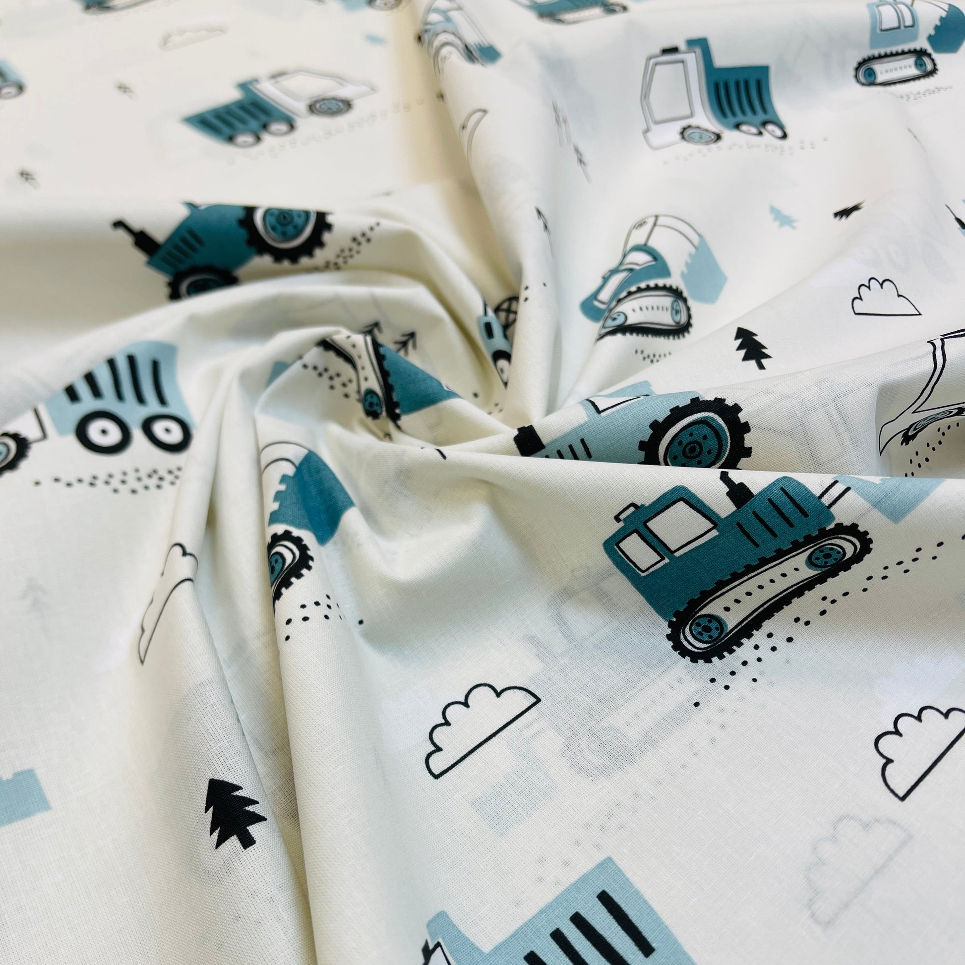 Image with 100% cotton fabric - tractors 125 g/m – available at Šarlotes audumi