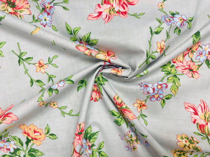 100% Cotton fabric - flowers and light gray 130 g/m²