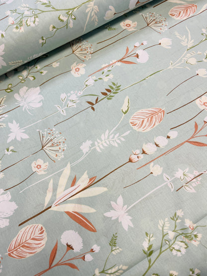 100% Cotton fabric - flowers on a soft peppermint background 220 cm 146 g/m²