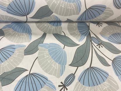 100% Cotton fabric-blue floral motif on light gray 125 g/m