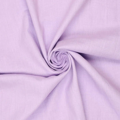 Image du tissu de lin adouci 100 % lilas 165 g/m² – disponible chez Šarlotes audumi