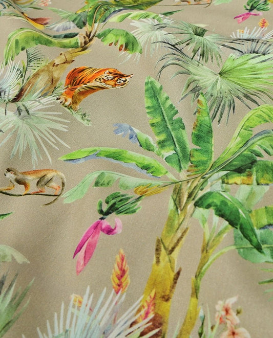 Image avec tissu 100 % viscose - paradis tropical, disponible en ligne chez Šarlotes audumi