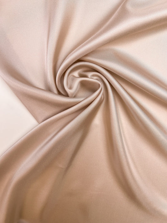Tissu en twill de soie 100 % beige - Italie – disponible en ligne chez Šarlotes audumi