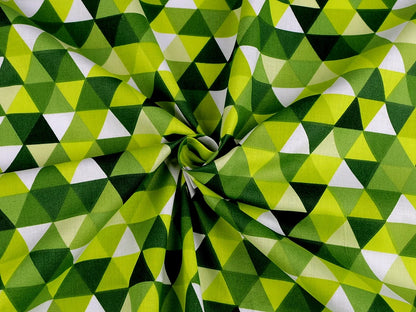 Tissu 100 % coton à triangles verts 125 g/m²