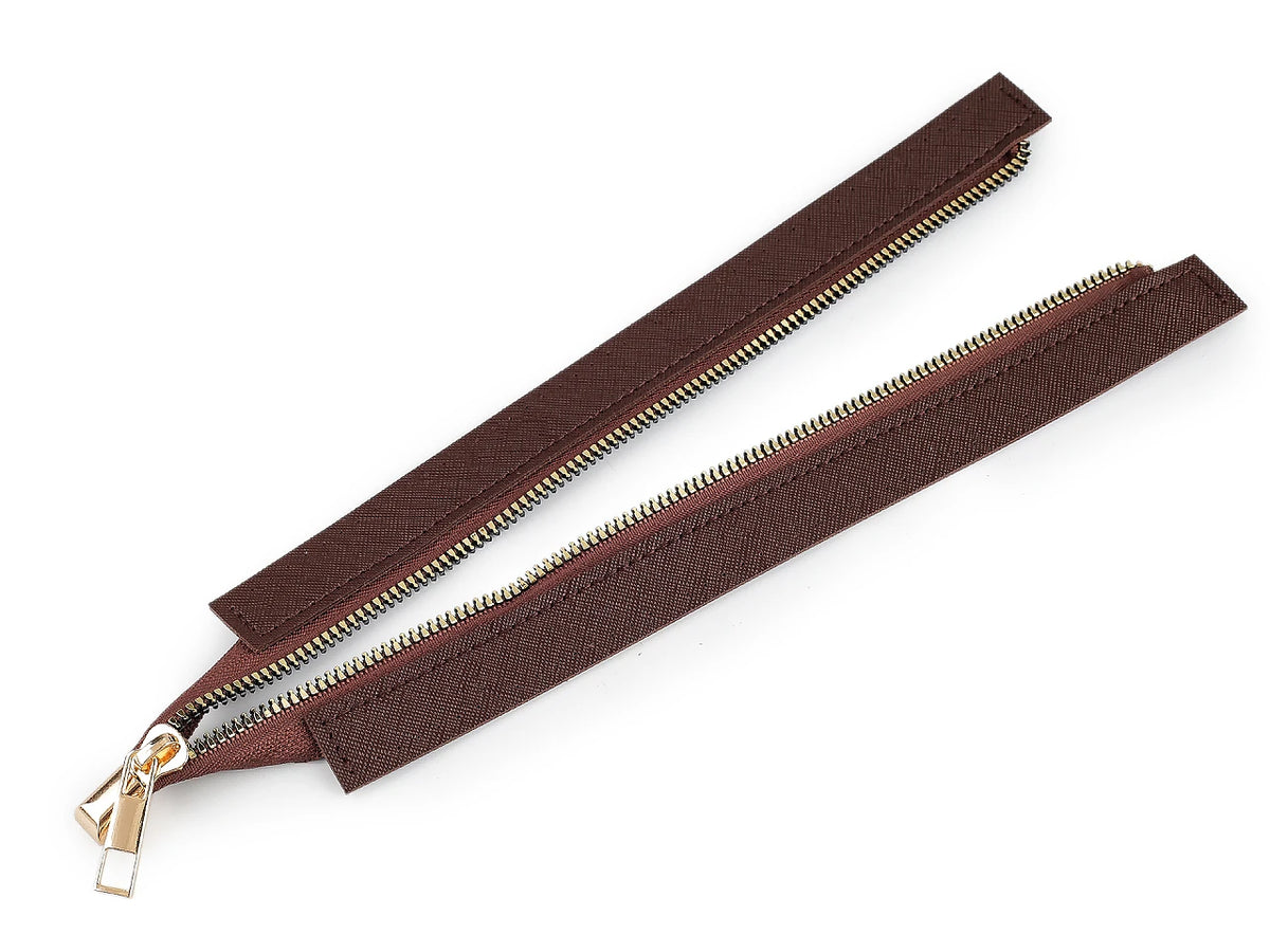 Bag zipper with faux leather trim – brown