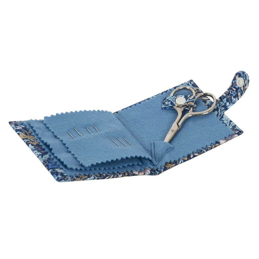 Image of a needle and scissors case with a floral pattern by Hobby Gift – available at Šarlotes audumi
