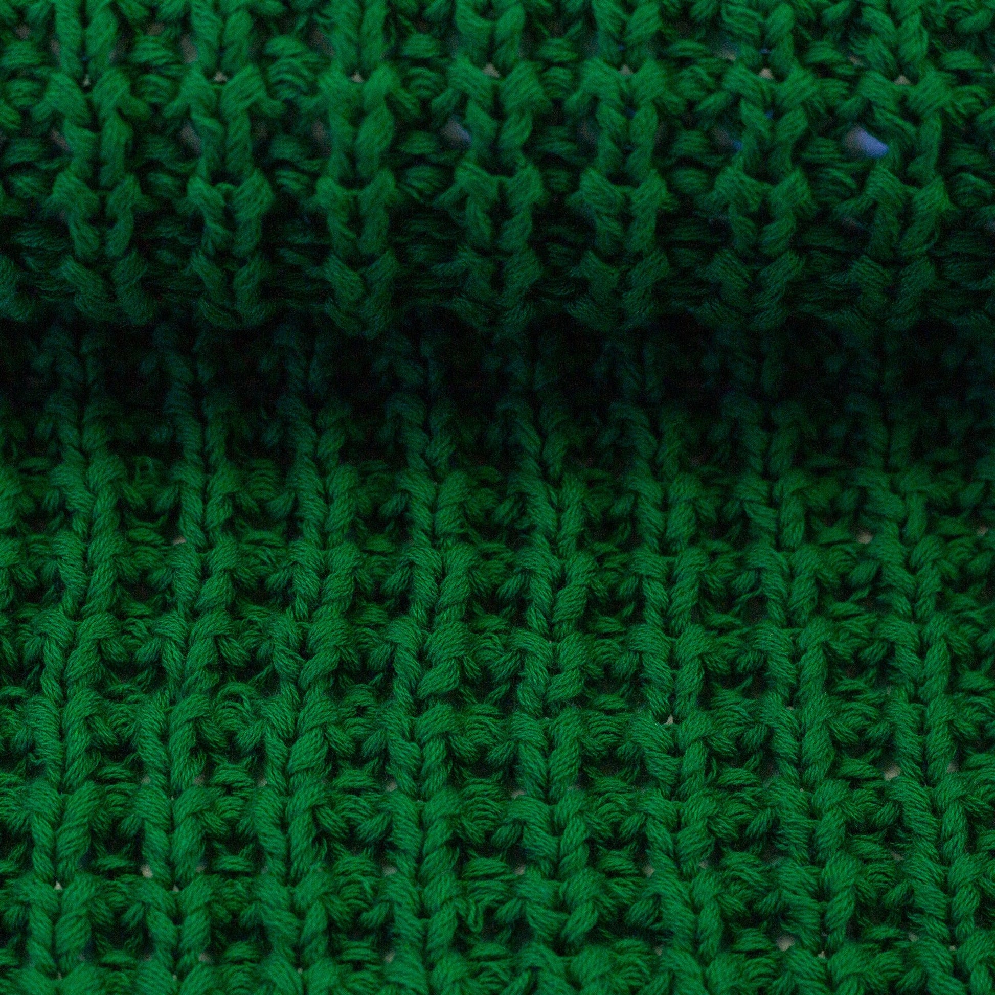 Image d'un tricot épais 100 % coton - vert 615 g/m² – disponible chez Šarlotes audumi