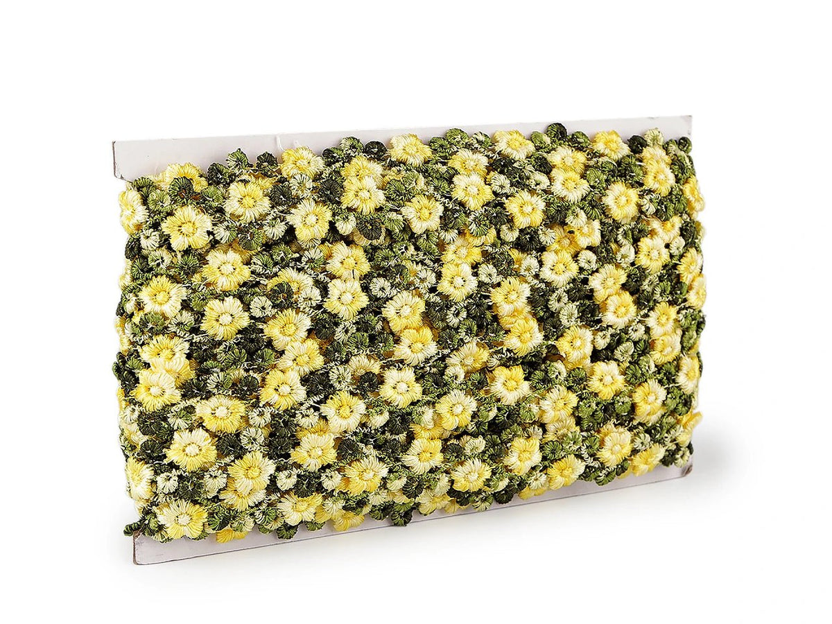 Image of decorative embroidered ribbon with 3D flowers – 20 mm – available online at Šarlotes audumi