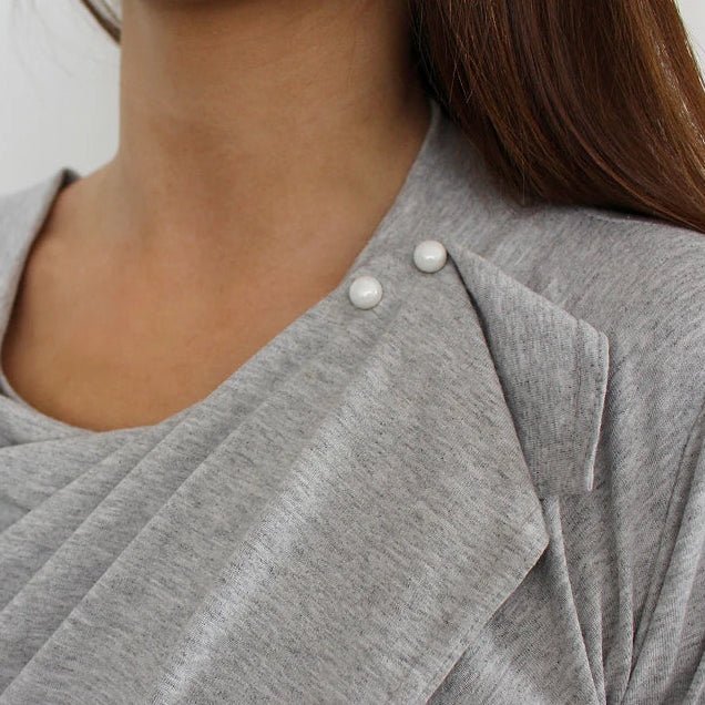 alt
Image of Decorative pearl brooch / button | Ø10 mm – available at Charlotte fabrics
