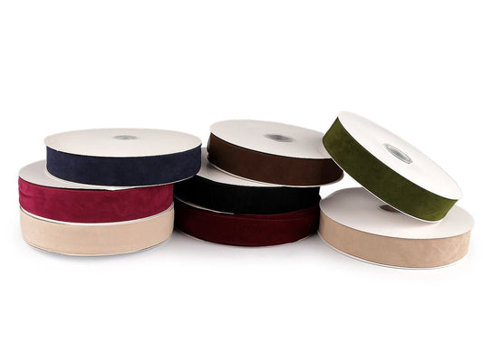 Image of double-sided velvet ribbon, 40 mm – available online at Šarlotes audumi