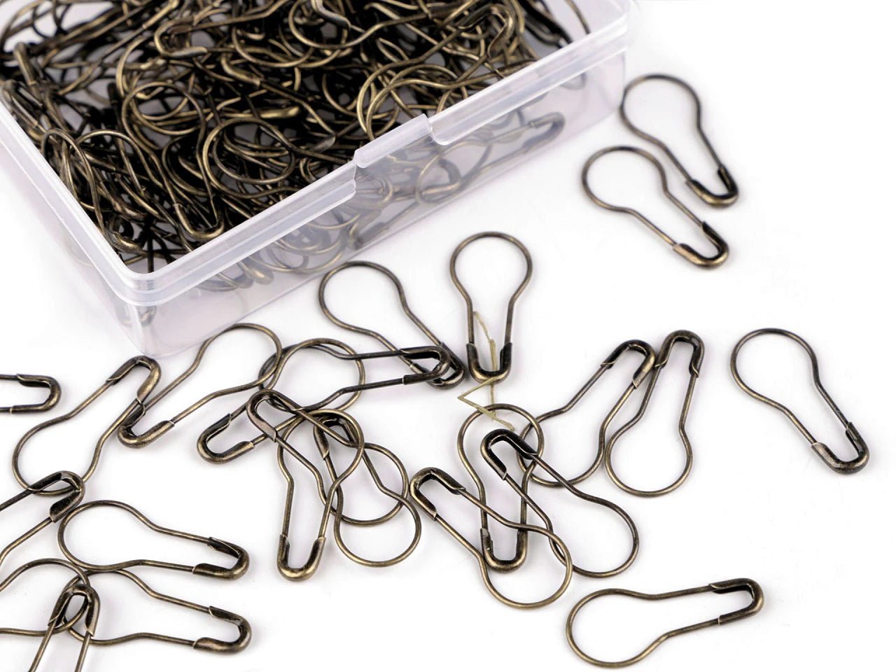 Image with safety pins in a box, 22 mm (approx. 150 pcs.) – available at Charlotte's Fabrics