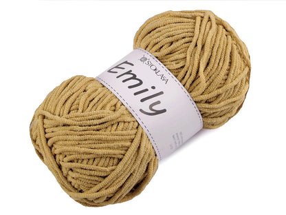 alt
Image of Emily yarn - plush yarn - 100g / 120 m – available at Charlotte's Fabrics