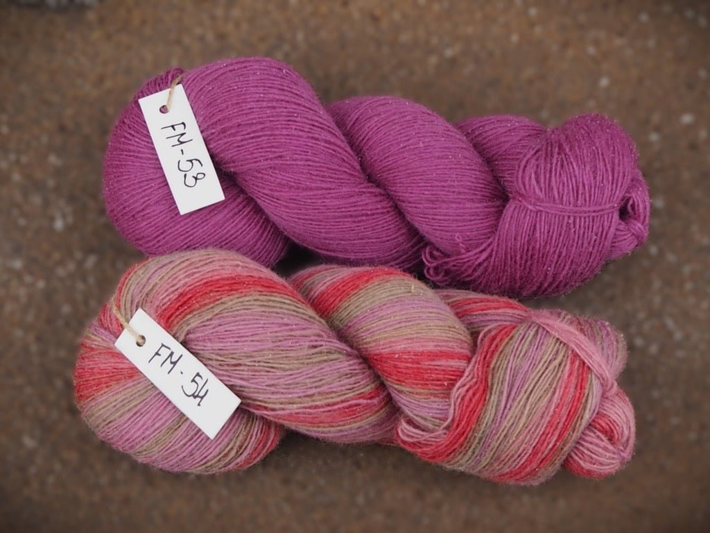 Attēls ar Dzijas Pāces vilnas fabrika 100% Merino - 100 g / 470 m – pieejams Šarlotes audumi