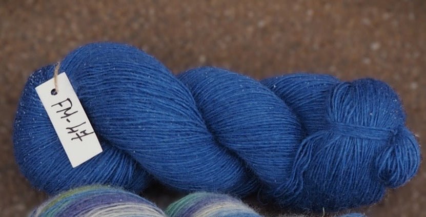 Attēls ar Dzijas Pāces vilnas fabrika 100% Merino - 100 g / 470 m – pieejams Šarlotes audumi