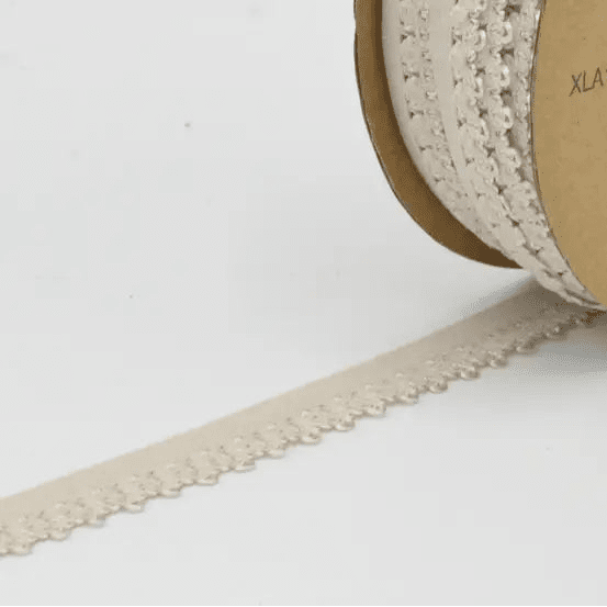 Image with elastic elastic, lace 1.3 cm - light beige – available at Charlote's Fabrics