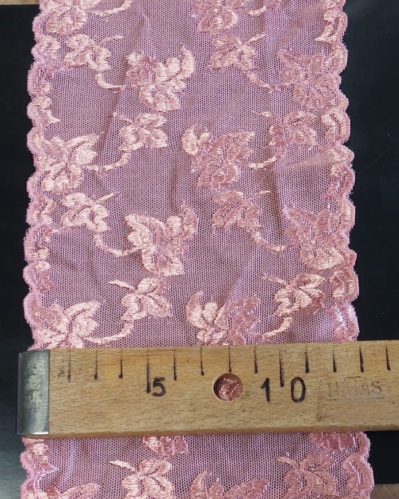 Image avec dentelle élastique 14 cm - vieux rose – disponible en ligne chez Šarlotes audumi