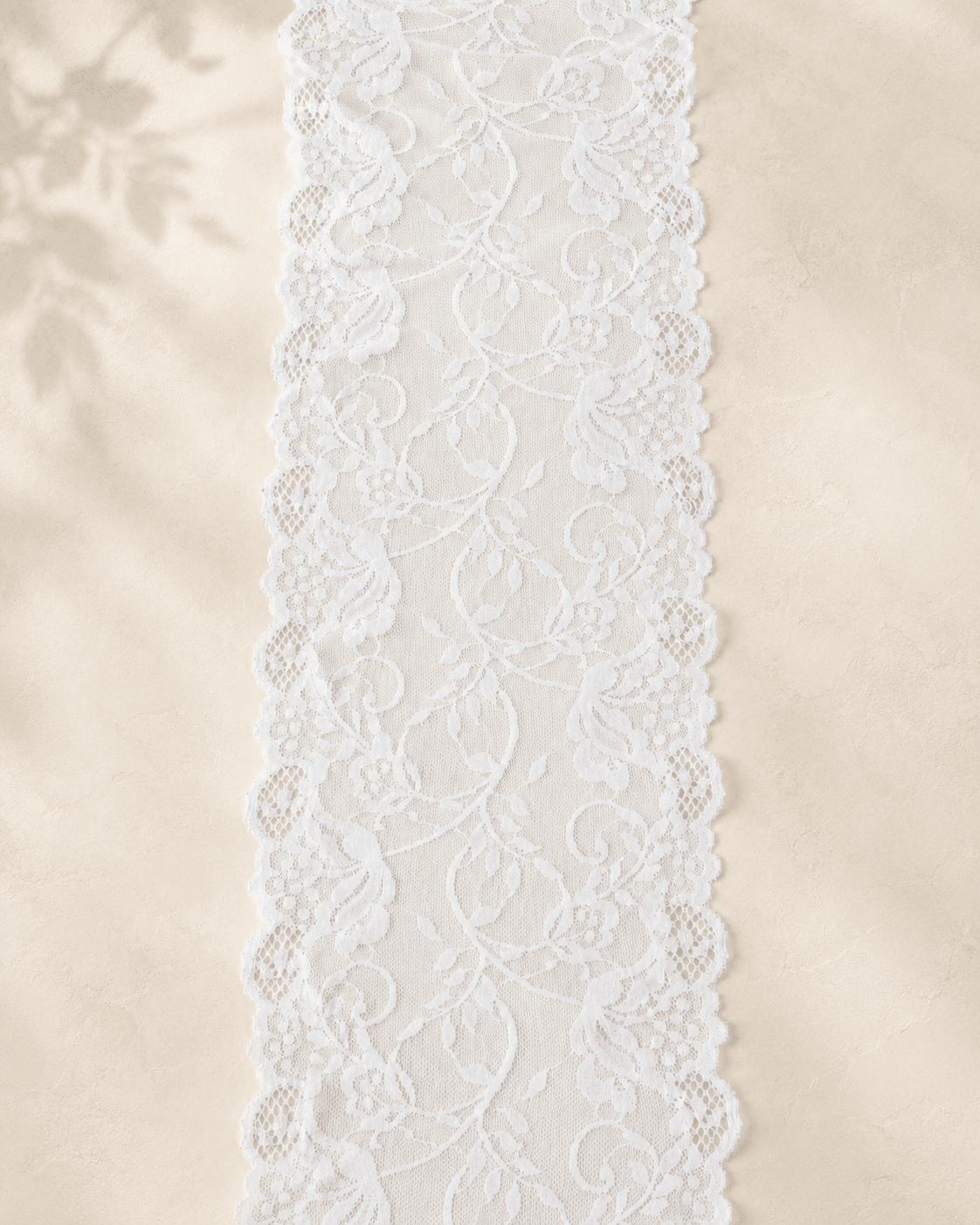 Image de dentelle élastique de 15 cm, blanche – disponible en ligne chez Šarlotes audumi