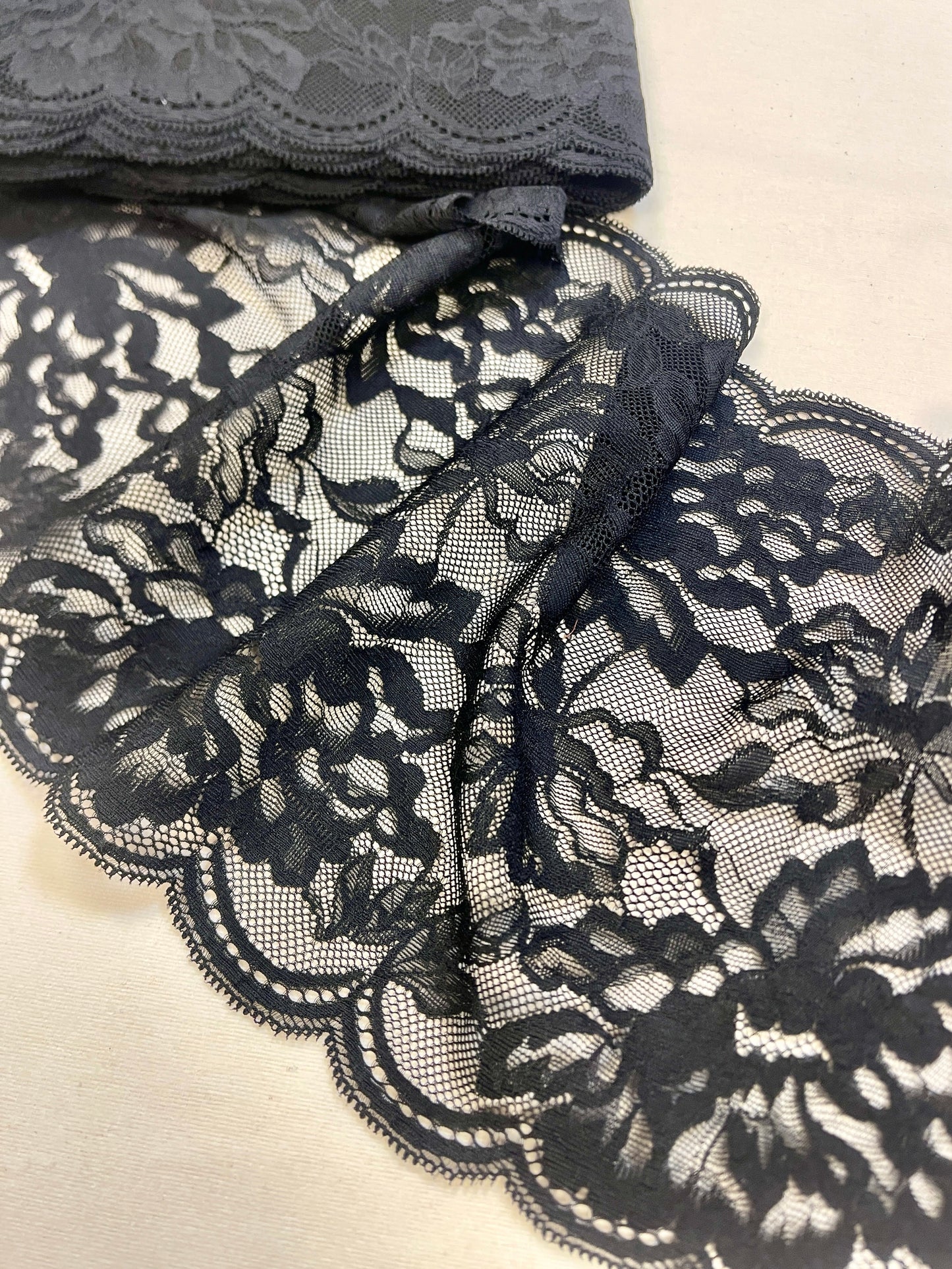 alt
Image of Elastic lace 20 cm - black – available at Šarlotes audumi