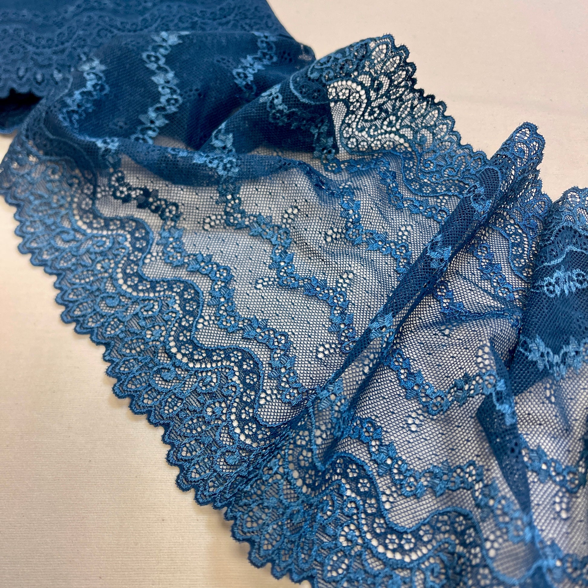 Image of elastic lace 20 cm - dark blue – available at Šarlotes audumi