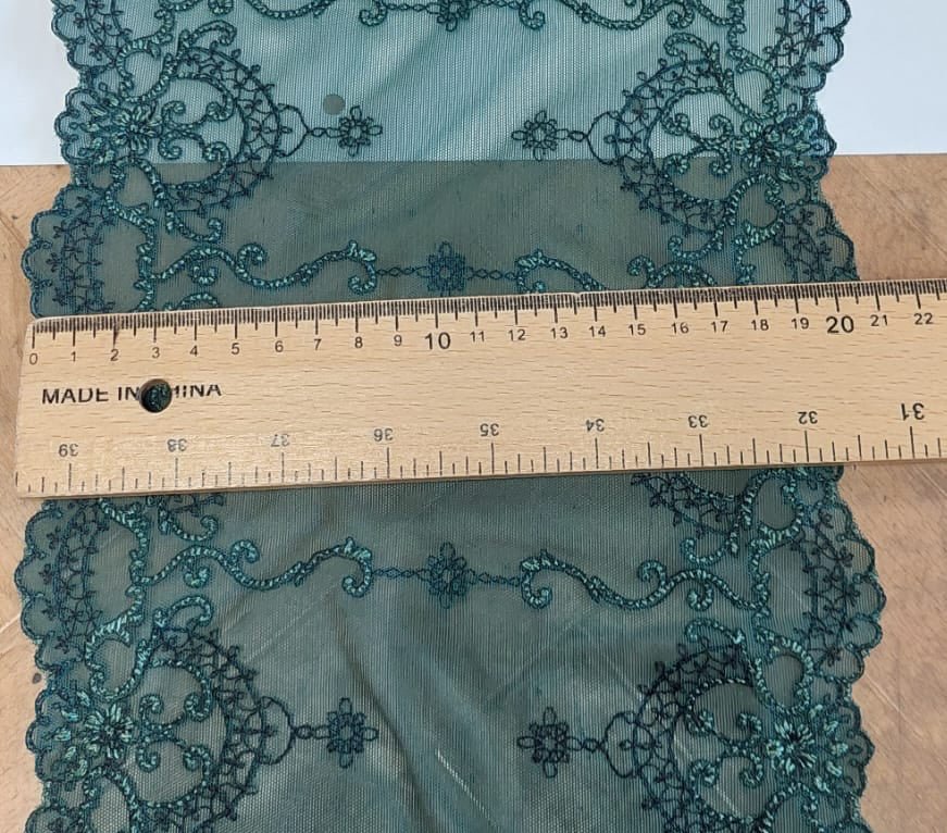 Bild mit elastischer Spitze 20 cm-grün – erhältlich bei Šarlotes audumi