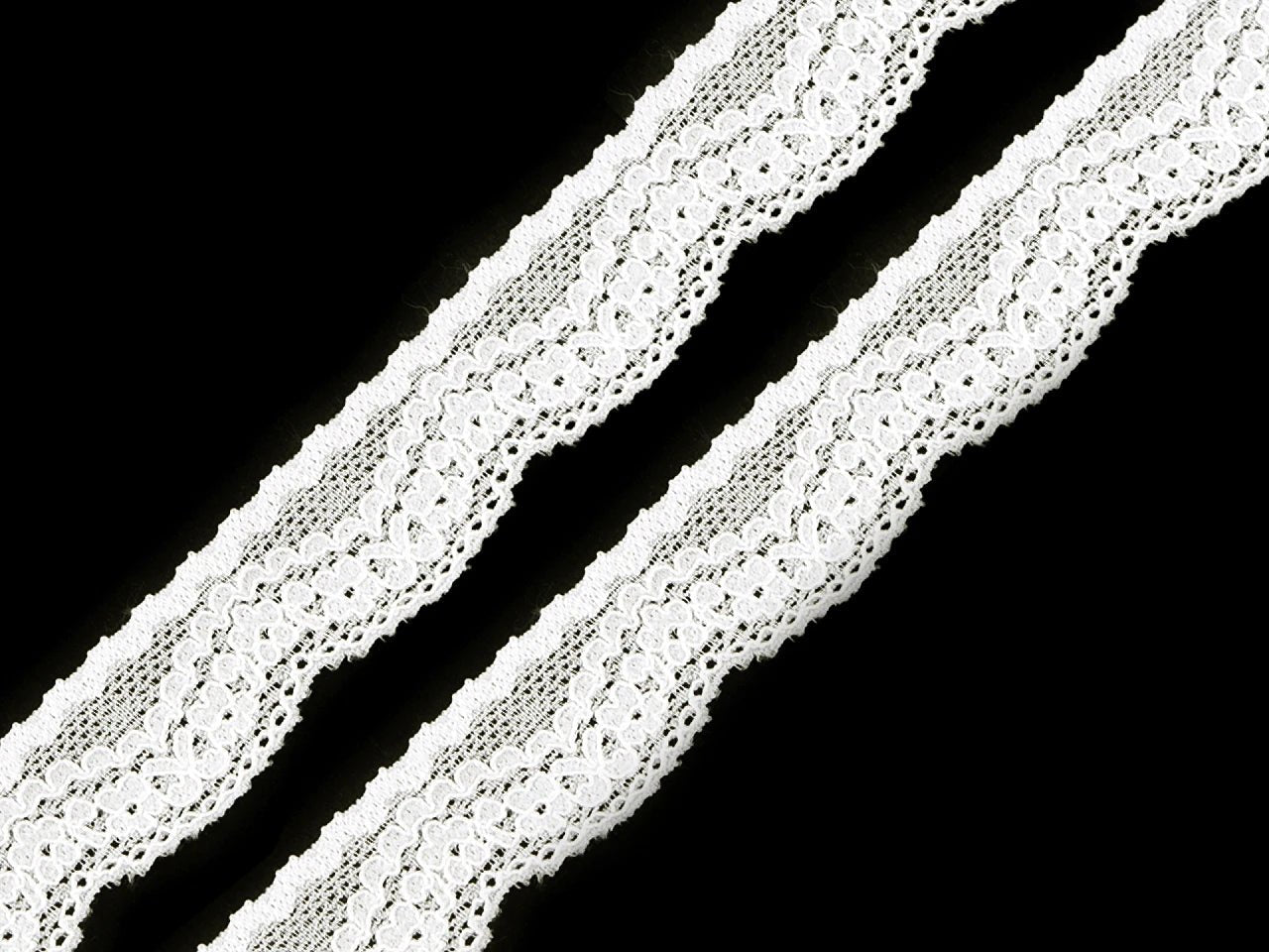 Image de dentelle élastique 2,5 cm - blanche – disponible chez Šarlotes audumi