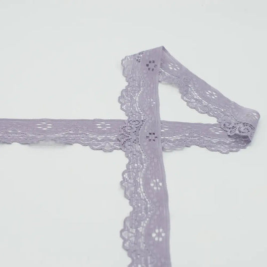 Image de dentelle élastique 3,5 cm - lilas fumé – disponible chez Šarlotes audumi