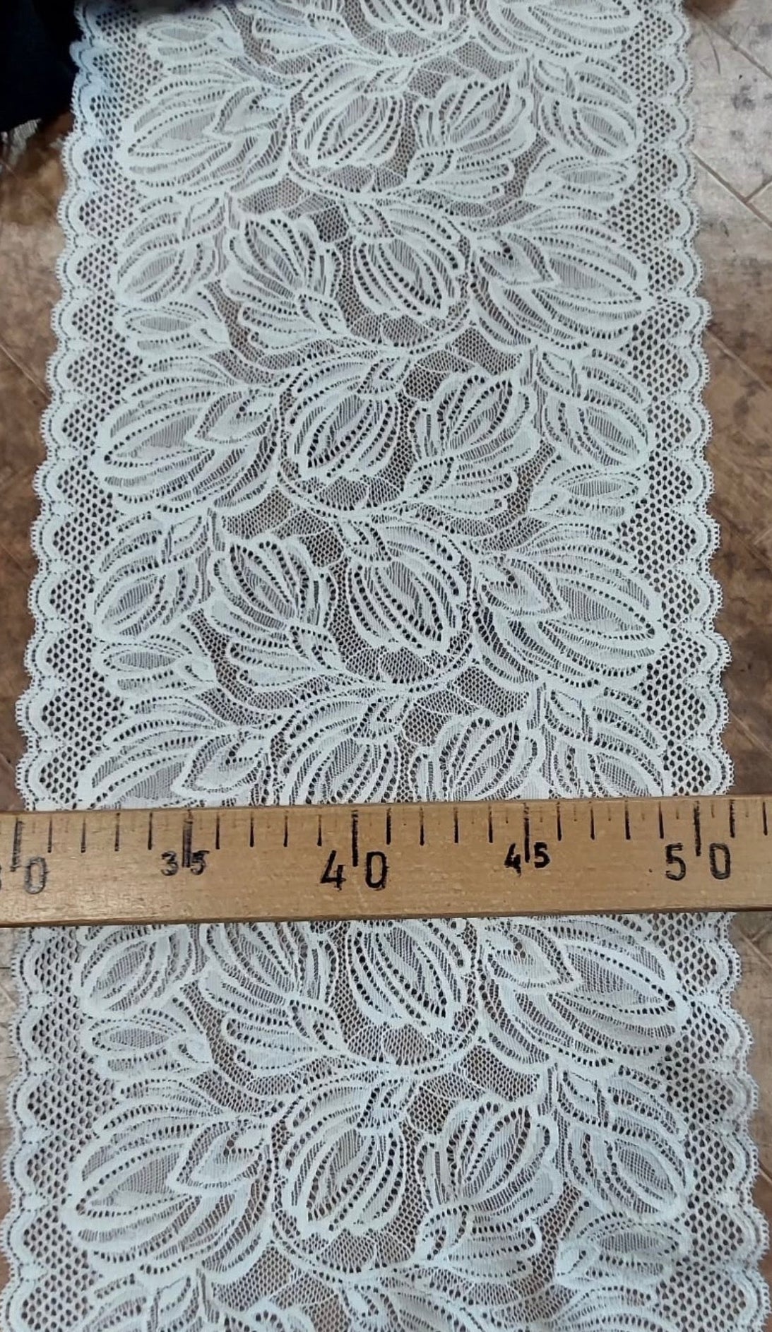 Stretch fine lace 20 cm, milky white – available online at Šarlotes audumi